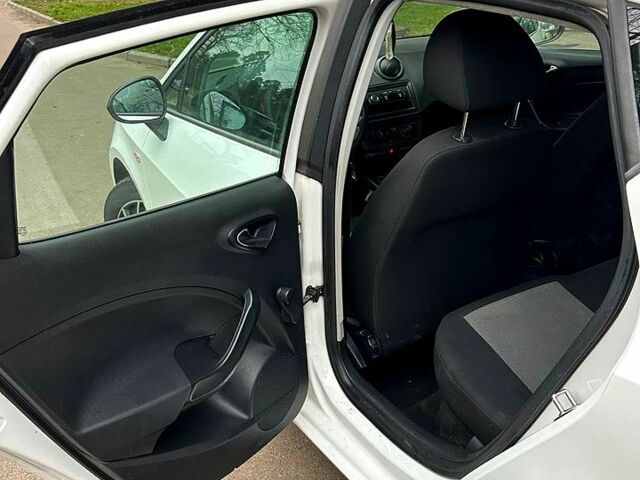 Білий Сеат Ibiza, об'ємом двигуна 1 л та пробігом 157 тис. км за 6500 $, фото 7 на Automoto.ua