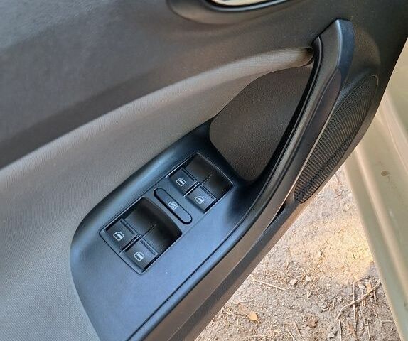 Білий Сеат Ibiza, об'ємом двигуна 1 л та пробігом 249 тис. км за 6800 $, фото 3 на Automoto.ua