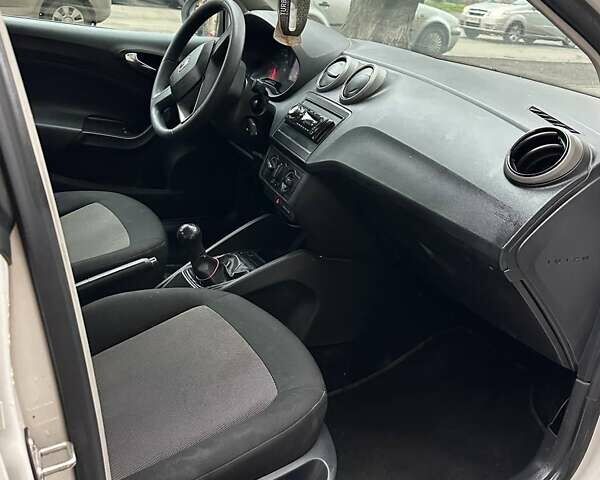 Белый Сеат Ибица, объемом двигателя 1 л и пробегом 157 тыс. км за 6499 $, фото 11 на Automoto.ua