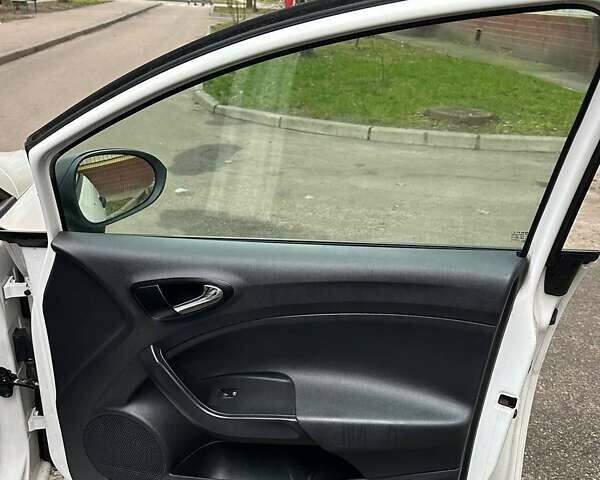 Белый Сеат Ибица, объемом двигателя 1 л и пробегом 157 тыс. км за 6499 $, фото 10 на Automoto.ua