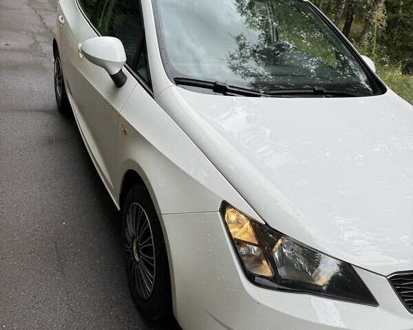 Білий Сеат Ibiza, об'ємом двигуна 1.2 л та пробігом 80 тис. км за 9200 $, фото 2 на Automoto.ua