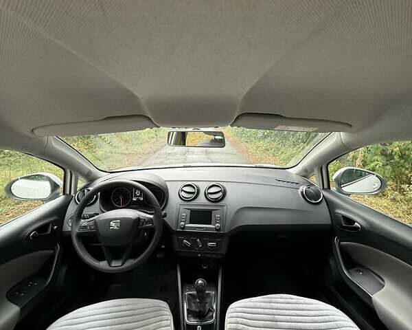 Білий Сеат Ibiza, об'ємом двигуна 1.2 л та пробігом 80 тис. км за 9200 $, фото 16 на Automoto.ua