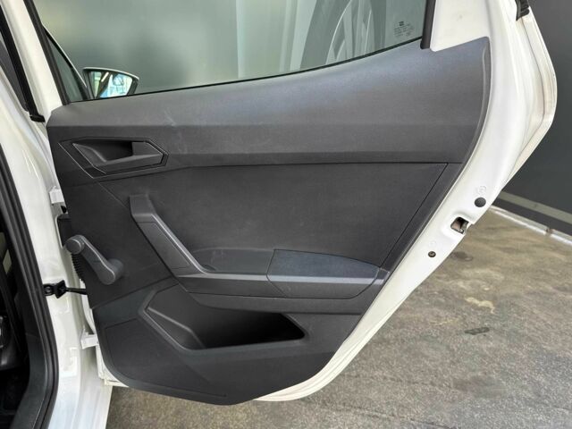 Білий Сеат Ibiza, об'ємом двигуна 1.6 л та пробігом 24 тис. км за 14900 $, фото 22 на Automoto.ua