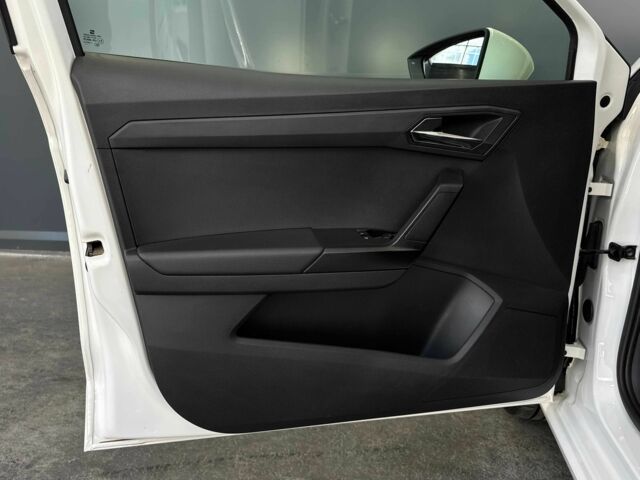 Білий Сеат Ibiza, об'ємом двигуна 1.6 л та пробігом 24 тис. км за 14900 $, фото 19 на Automoto.ua