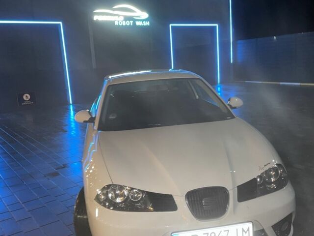 Белый Сеат Ибица, объемом двигателя 1.4 л и пробегом 213 тыс. км за 3600 $, фото 2 на Automoto.ua