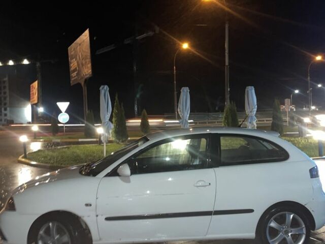 Белый Сеат Ибица, объемом двигателя 1.4 л и пробегом 213 тыс. км за 3600 $, фото 7 на Automoto.ua