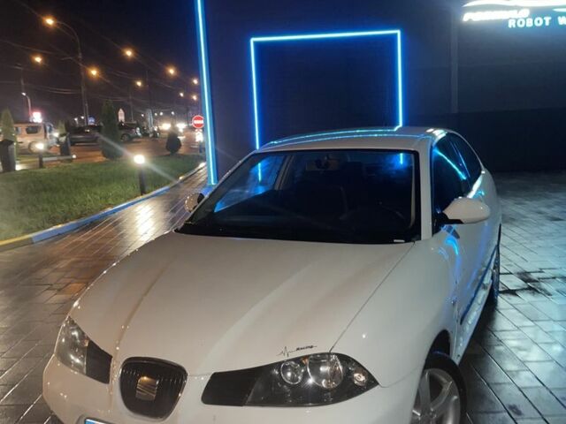 Белый Сеат Ибица, объемом двигателя 1.4 л и пробегом 213 тыс. км за 3600 $, фото 1 на Automoto.ua