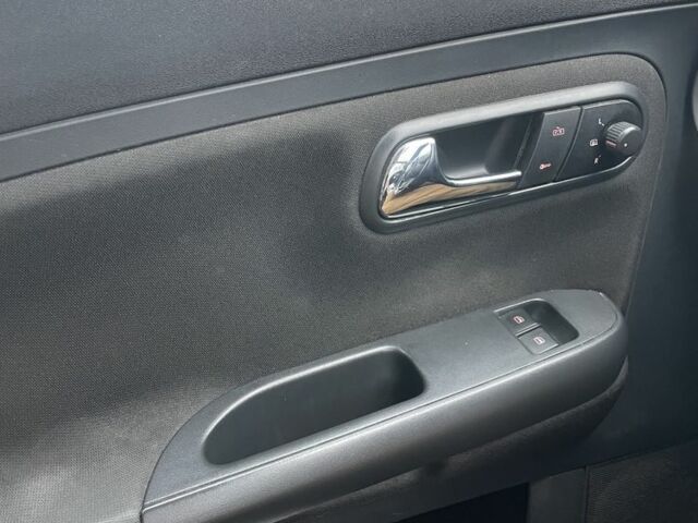 Белый Сеат Ибица, объемом двигателя 1.4 л и пробегом 213 тыс. км за 3600 $, фото 12 на Automoto.ua