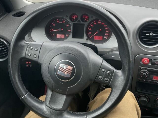 Белый Сеат Ибица, объемом двигателя 1.4 л и пробегом 213 тыс. км за 3600 $, фото 10 на Automoto.ua