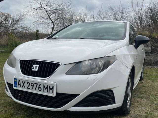 Белый Сеат Ибица, объемом двигателя 1.4 л и пробегом 144 тыс. км за 4800 $, фото 2 на Automoto.ua