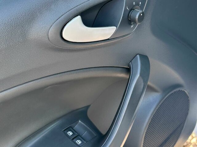 Білий Сеат Ibiza, об'ємом двигуна 1.4 л та пробігом 225 тис. км за 7600 $, фото 13 на Automoto.ua