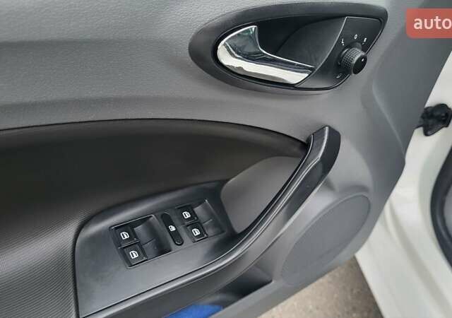 Белый Сеат Ибица, объемом двигателя 1.2 л и пробегом 290 тыс. км за 5500 $, фото 14 на Automoto.ua