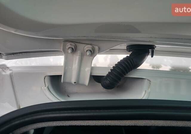 Белый Сеат Ибица, объемом двигателя 1.2 л и пробегом 290 тыс. км за 5500 $, фото 8 на Automoto.ua