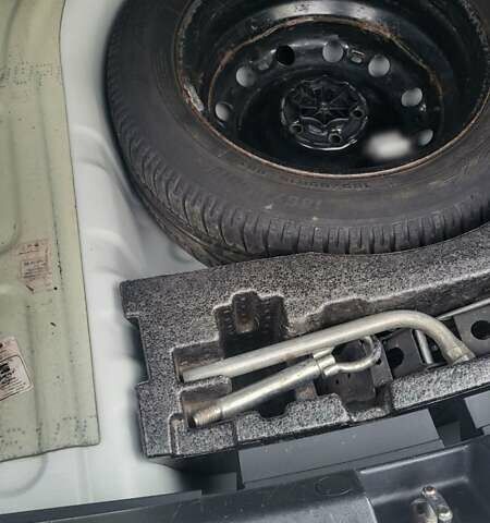 Белый Сеат Ибица, объемом двигателя 1.2 л и пробегом 290 тыс. км за 5500 $, фото 7 на Automoto.ua