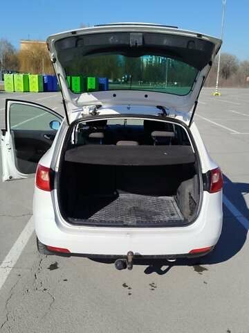 Белый Сеат Ибица, объемом двигателя 1.2 л и пробегом 238 тыс. км за 5000 $, фото 5 на Automoto.ua