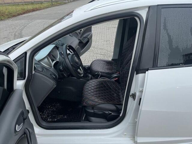 Белый Сеат Ибица, объемом двигателя 1.6 л и пробегом 187 тыс. км за 6300 $, фото 9 на Automoto.ua