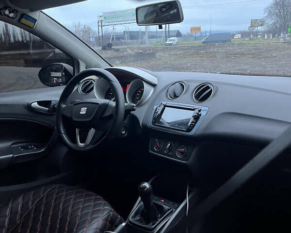 Белый Сеат Ибица, объемом двигателя 1.6 л и пробегом 187 тыс. км за 6300 $, фото 1 на Automoto.ua