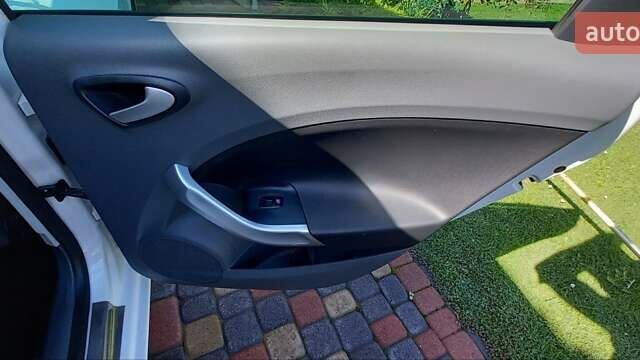 Сеат Ибица 2011 в Калуше на Automoto.ua Белый Сеат Ибица, объемом двигателя 1.2 л и пробегом 233 тыс. км за 5900 $, фото 29 на Automoto.ua