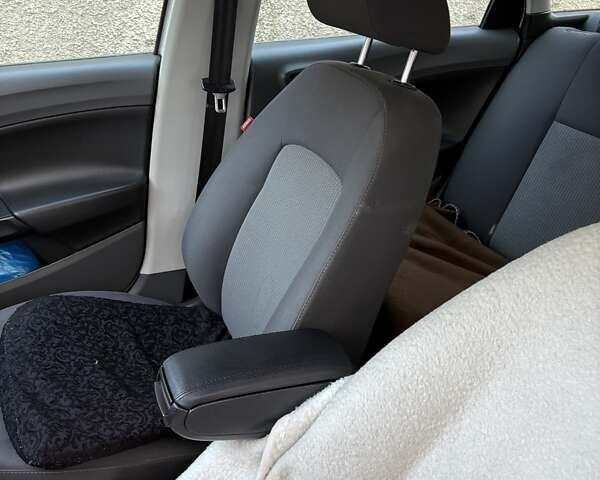Білий Сеат Ibiza, об'ємом двигуна 1.2 л та пробігом 200 тис. км за 5900 $, фото 4 на Automoto.ua