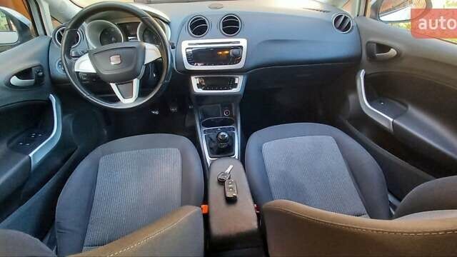 Сеат Ибица 2011 в Калуше на Automoto.ua Белый Сеат Ибица, объемом двигателя 1.2 л и пробегом 233 тыс. км за 5900 $, фото 28 на Automoto.ua