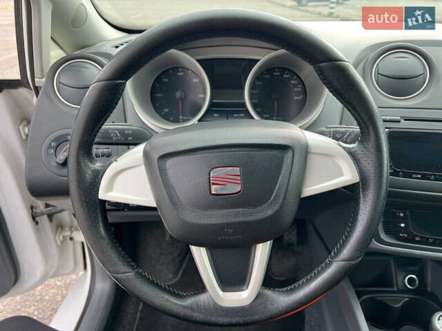 Білий Сеат Ibiza, об'ємом двигуна 1.2 л та пробігом 225 тис. км за 6399 $, фото 7 на Automoto.ua