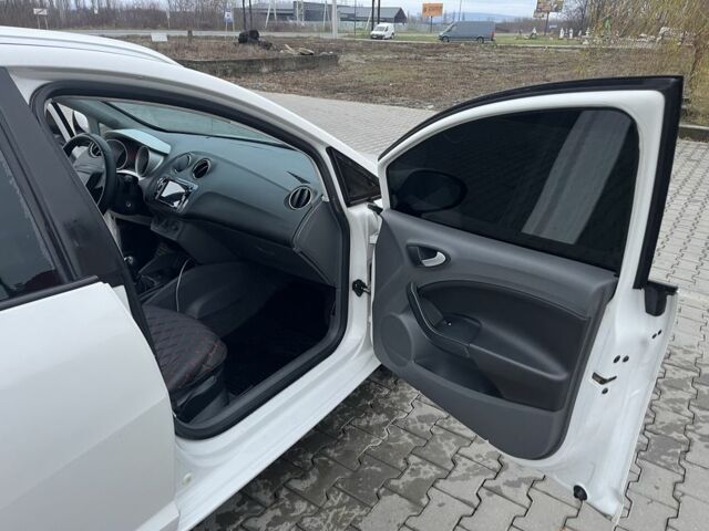 Белый Сеат Ибица, объемом двигателя 1.6 л и пробегом 187 тыс. км за 6300 $, фото 6 на Automoto.ua