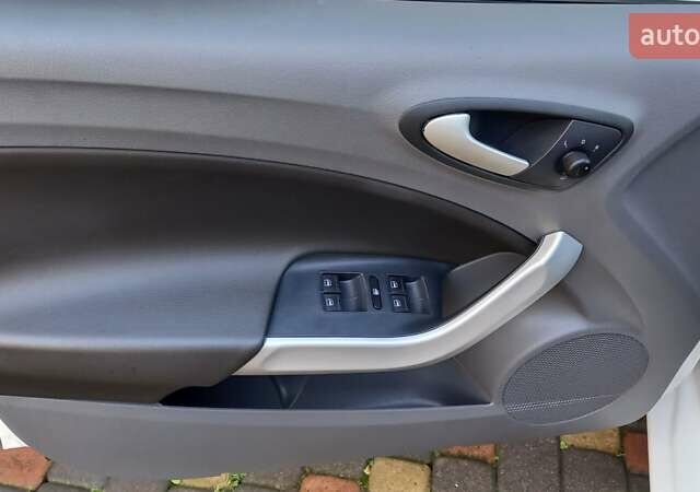 Білий Сеат Ibiza, об'ємом двигуна 1.2 л та пробігом 237 тис. км за 5500 $, фото 9 на Automoto.ua