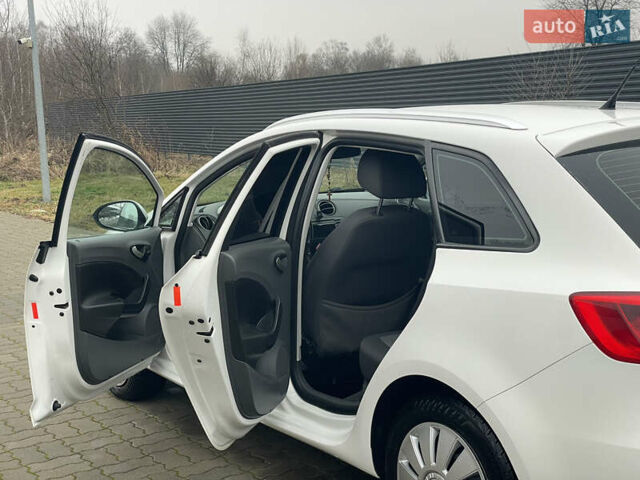 Белый Сеат Ибица, объемом двигателя 1.2 л и пробегом 250 тыс. км за 5600 $, фото 4 на Automoto.ua