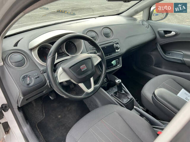 Білий Сеат Ibiza, об'ємом двигуна 1.2 л та пробігом 225 тис. км за 6399 $, фото 4 на Automoto.ua