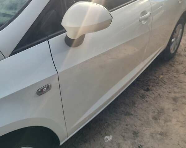 Белый Сеат Ибица, объемом двигателя 1.2 л и пробегом 280 тыс. км за 7300 $, фото 1 на Automoto.ua