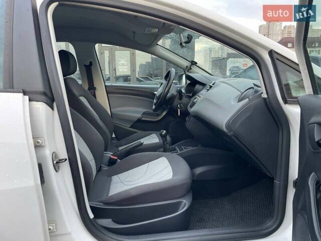 Білий Сеат Ibiza, об'ємом двигуна 1.2 л та пробігом 278 тис. км за 6990 $, фото 11 на Automoto.ua
