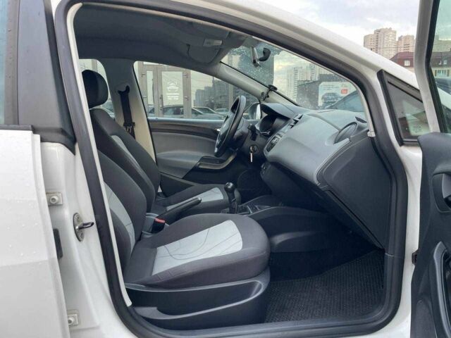 Білий Сеат Ibiza, об'ємом двигуна 1.2 л та пробігом 278 тис. км за 6990 $, фото 10 на Automoto.ua
