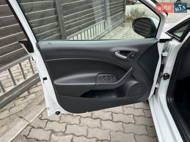 Белый Сеат Ибица, объемом двигателя 1.39 л и пробегом 159 тыс. км за 8700 $, фото 13 на Automoto.ua