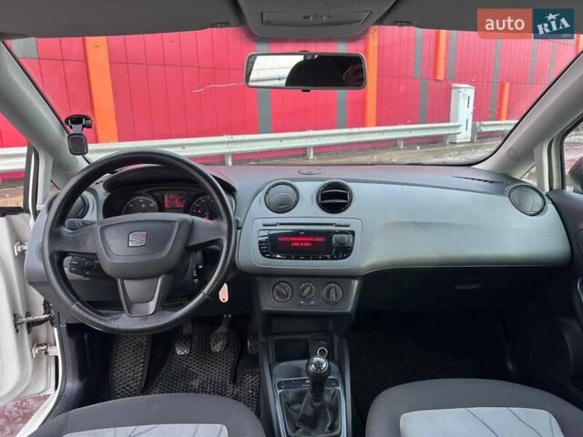 Білий Сеат Ibiza, об'ємом двигуна 1.2 л та пробігом 278 тис. км за 5790 $, фото 12 на Automoto.ua