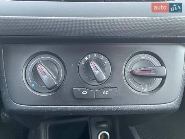 Білий Сеат Ibiza, об'ємом двигуна 1.2 л та пробігом 278 тис. км за 6990 $, фото 22 на Automoto.ua