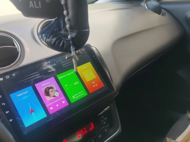 Сеат Ибица 2012 в Обухове на Automoto.ua Белый Сеат Ибица, объемом двигателя 1.2 л и пробегом 280 тыс. км за 7300 $, фото 11 на Automoto.ua