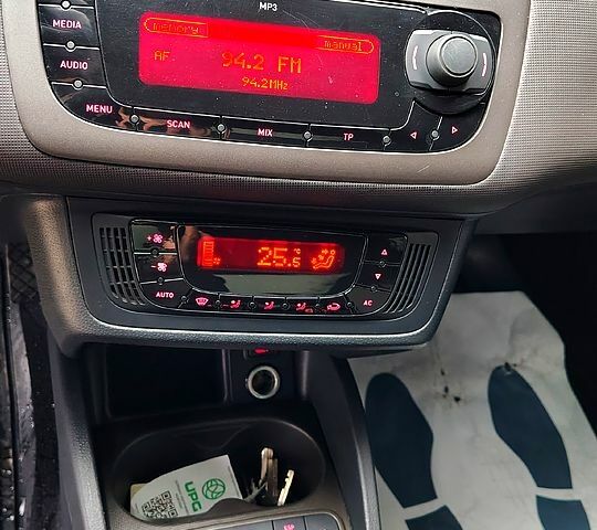 Белый Сеат Ибица, объемом двигателя 1.2 л и пробегом 248 тыс. км за 4499 $, фото 13 на Automoto.ua