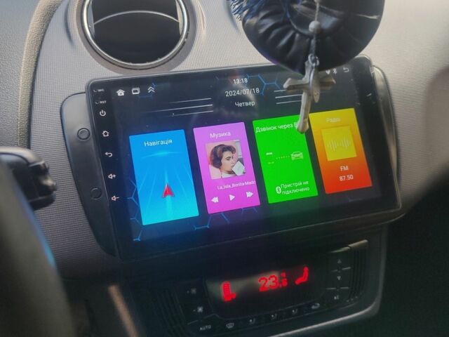 Сеат Ибица 2012 в Обухове на Automoto.ua Белый Сеат Ибица, объемом двигателя 1.2 л и пробегом 280 тыс. км за 7300 $, фото 10 на Automoto.ua