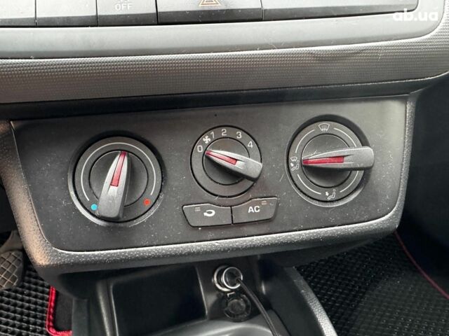 Белый Сеат Ибица, объемом двигателя 1.2 л и пробегом 225 тыс. км за 5990 $, фото 32 на Automoto.ua