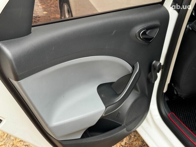 Белый Сеат Ибица, объемом двигателя 1.2 л и пробегом 225 тыс. км за 5990 $, фото 20 на Automoto.ua