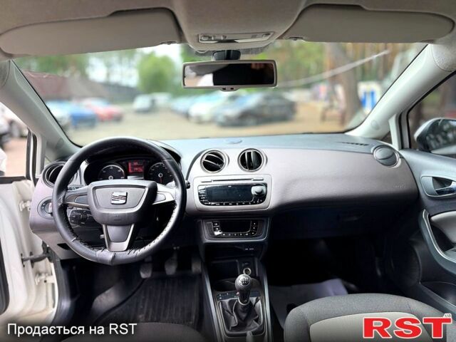Белый Сеат Ибица, объемом двигателя 1.2 л и пробегом 242 тыс. км за 5499 $, фото 6 на Automoto.ua
