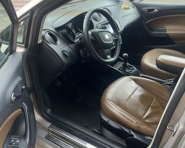 Бежевий Сеат Ibiza, об'ємом двигуна 1.2 л та пробігом 290 тис. км за 4499 $, фото 3 на Automoto.ua