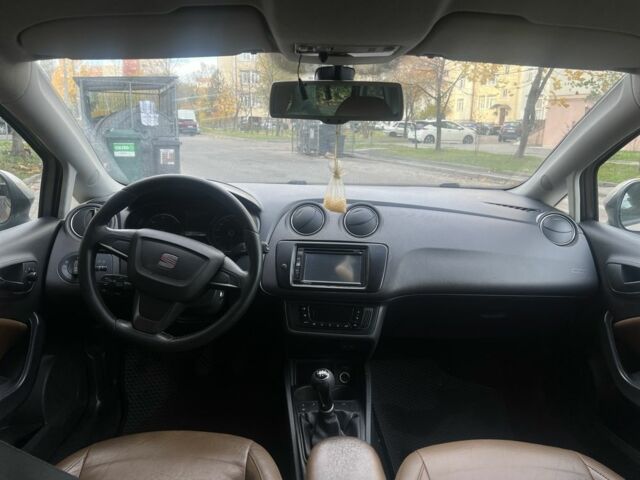 Сеат Ибица 2012 в Стрые на Automoto.ua Бежевый Сеат Ибица, объемом двигателя 1.2 л и пробегом 290 тыс. км за 4499 $, фото 5 на Automoto.ua