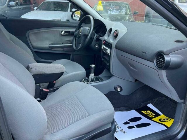 Чорний Сеат Ibiza, об'ємом двигуна 1.4 л та пробігом 174 тис. км за 3300 $, фото 6 на Automoto.ua