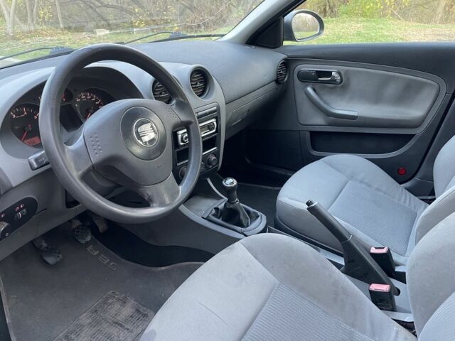 Чорний Сеат Ibiza, об'ємом двигуна 1.2 л та пробігом 209 тис. км за 2700 $, фото 9 на Automoto.ua