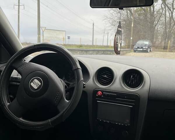 Черный Сеат Ибица, объемом двигателя 1.39 л и пробегом 253 тыс. км за 3200 $, фото 23 на Automoto.ua