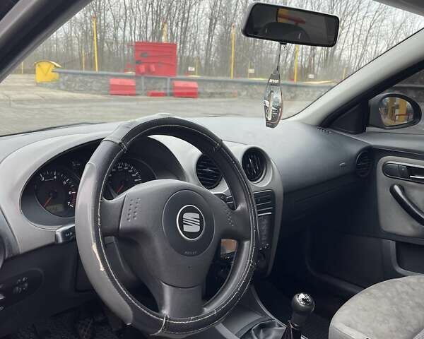 Черный Сеат Ибица, объемом двигателя 1.39 л и пробегом 253 тыс. км за 3200 $, фото 20 на Automoto.ua