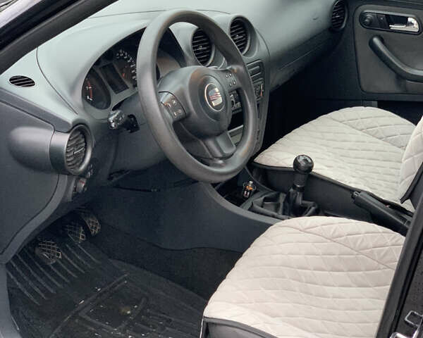 Чорний Сеат Ibiza, об'ємом двигуна 1.39 л та пробігом 231 тис. км за 4300 $, фото 7 на Automoto.ua