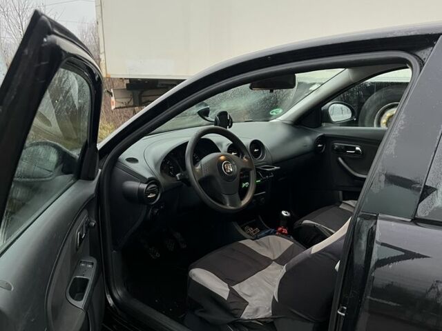 Чорний Сеат Ibiza, об'ємом двигуна 1.4 л та пробігом 192 тис. км за 2500 $, фото 4 на Automoto.ua