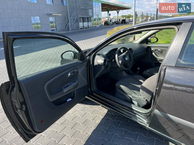 Чорний Сеат Ibiza, об'ємом двигуна 1.42 л та пробігом 271 тис. км за 3900 $, фото 14 на Automoto.ua